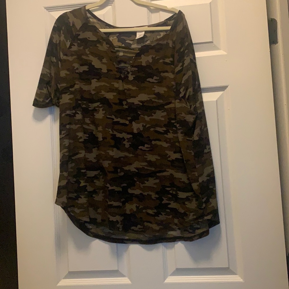 Beautiful camo blouse. send me offer!